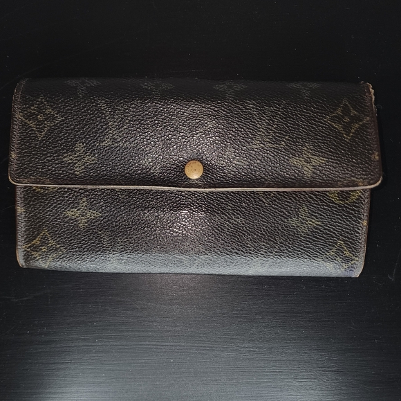 Louis Vuitton Handbags - Louis Vuitton Monogram LV Canvas Leather Sarah Long Clutch Wallet